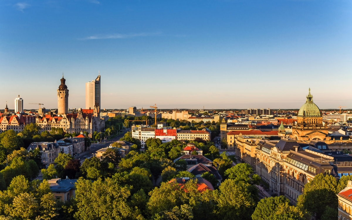 Panorama von Leipzig mit Rathaus und Thomaskirche