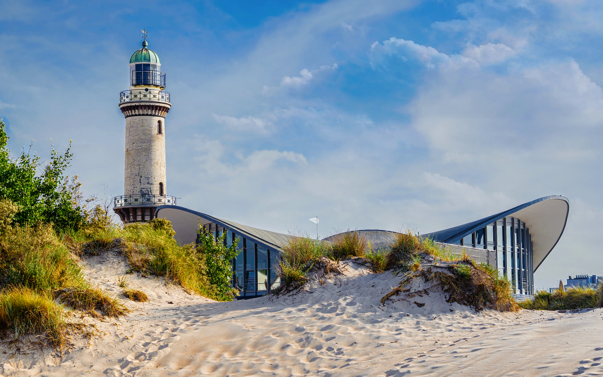 Teepot und Leuchtturm Warnemünde